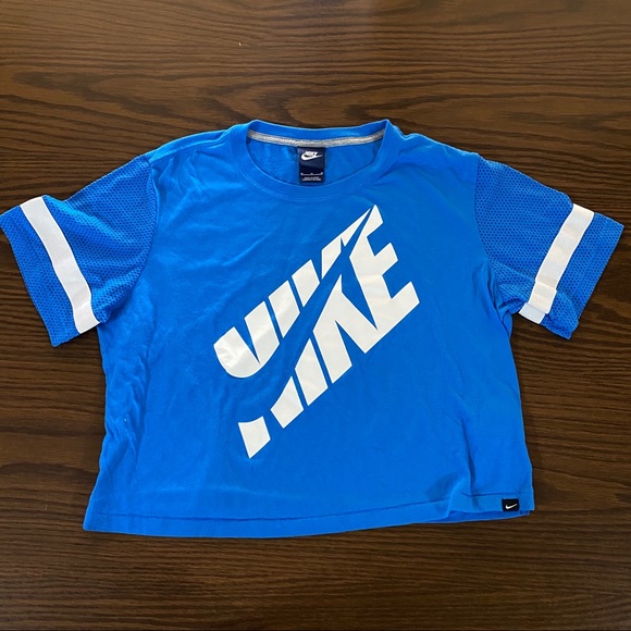 Nike Tops - Nike Mesh Sleeve Crop Top
